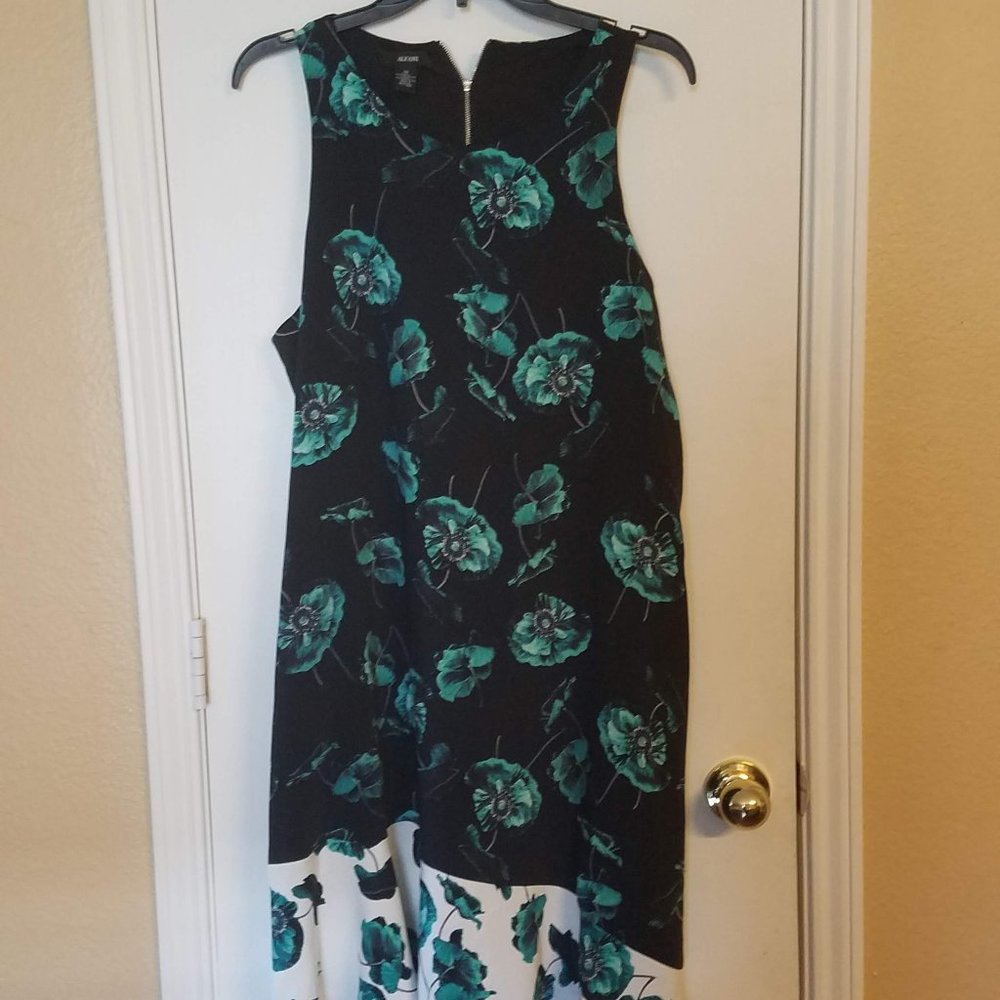 Alfani floral dress with pockets
